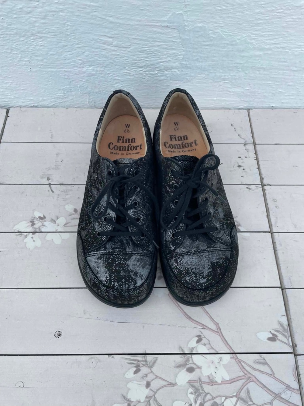 Finn Comfort Black Sparkle Lace-Up Sneakers